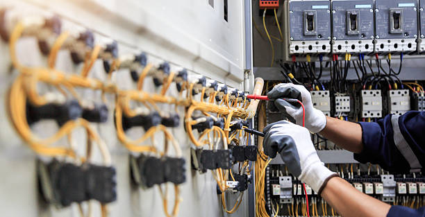 Professional Electrician technician working in Cloverdale, CA